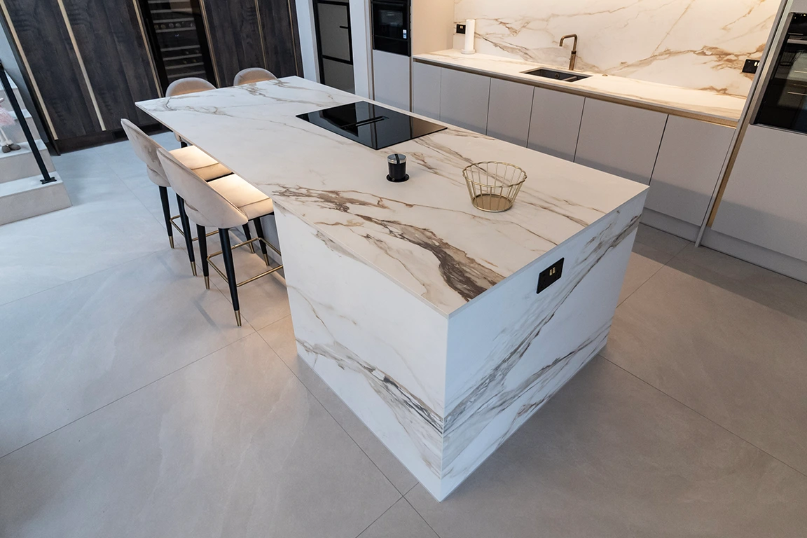 Kitchen Island Waterfall edge - Bathroom