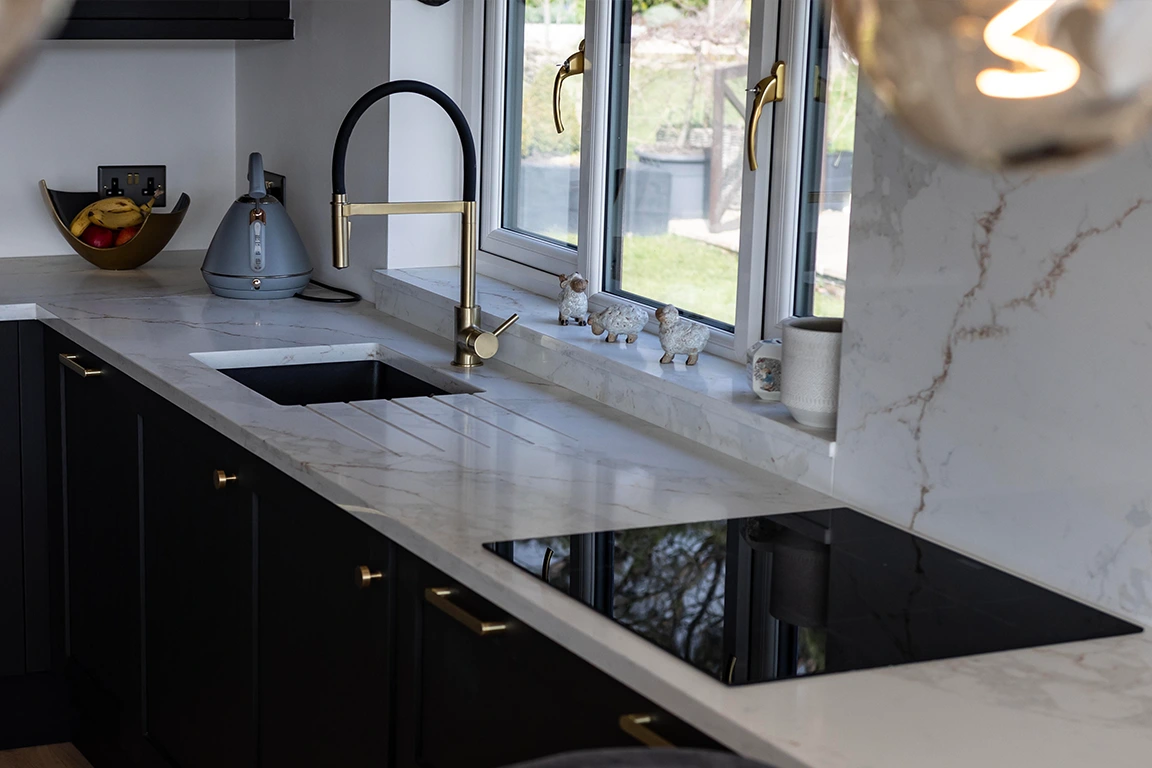 Kitchen Worktops 13 - Kitchen Worktops Splash Back and window sills quartz - Kitchen Worktops